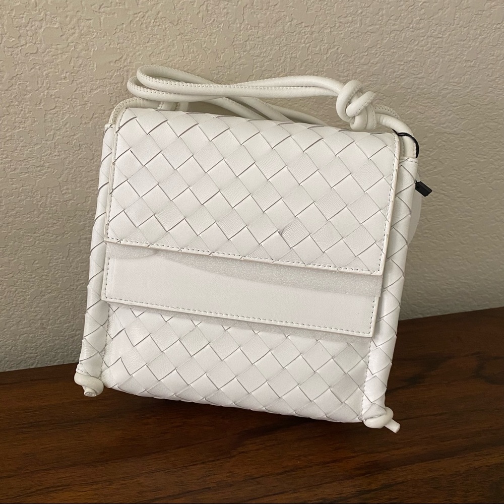 White Weave Woven Intrecciato Small Knot Flap Cross Body Bag Purse | T1